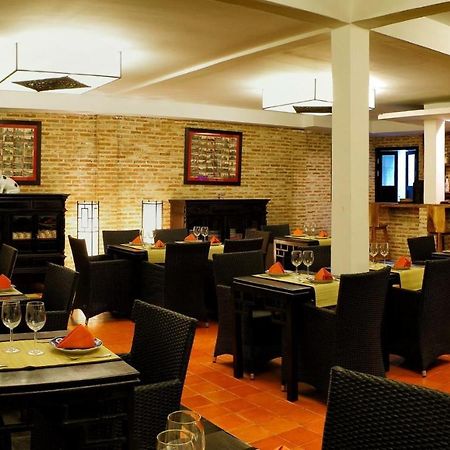 Villa Silk Road Hotel Пномпень Экстерьер фото
