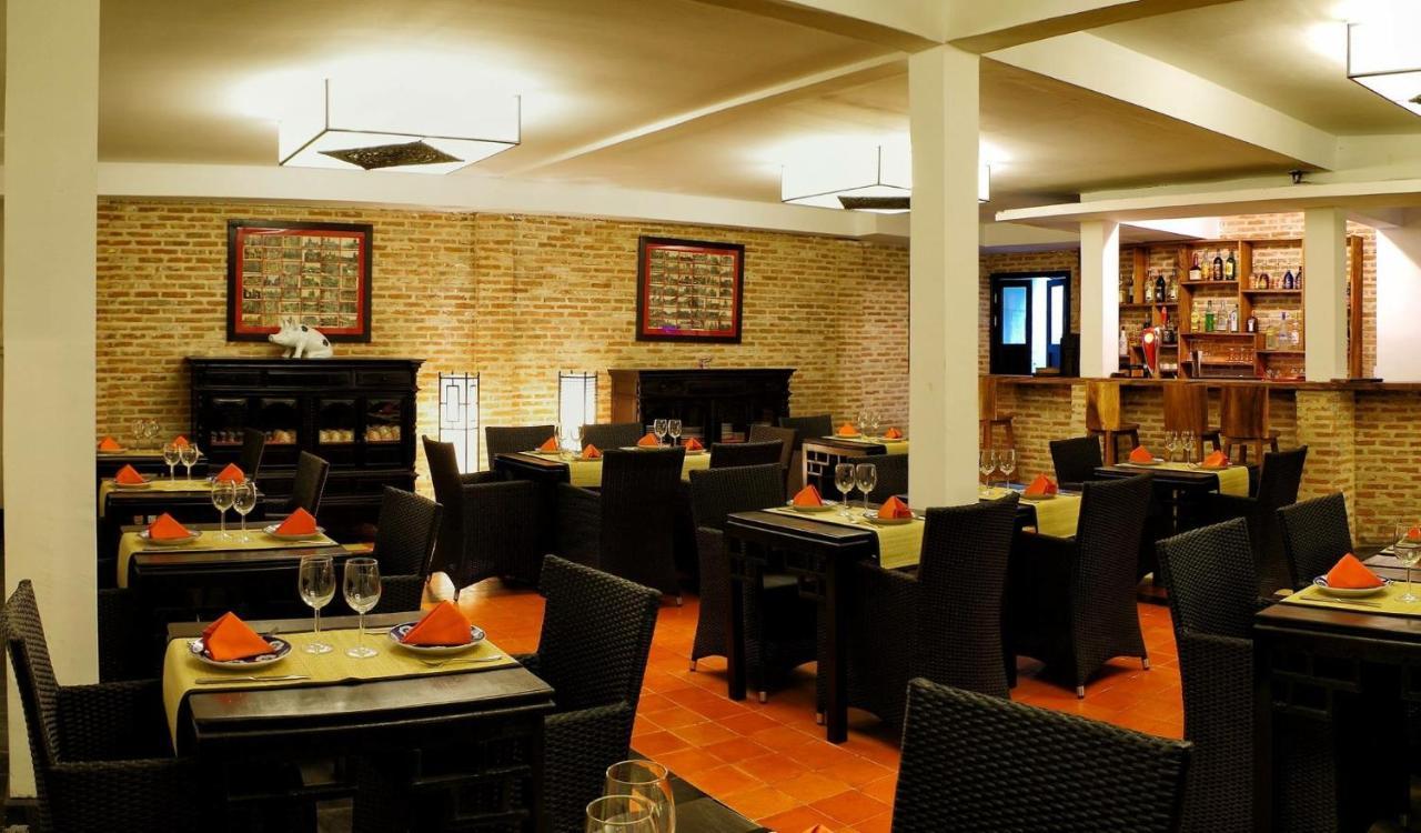 Villa Silk Road Hotel Пномпень Экстерьер фото